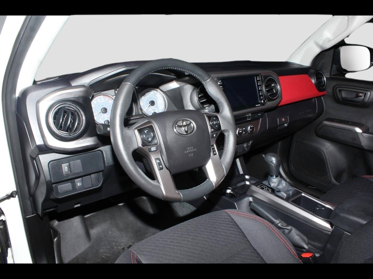Used 2021 Toyota Tacoma SR5 RWD image 23