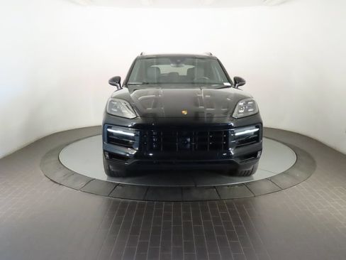 Certified 2024 Porsche Cayenne AWD/4WD image 10