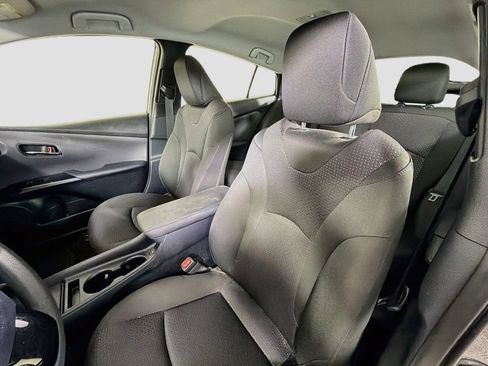 Used 2022 Toyota Prius LE FWD image 14
