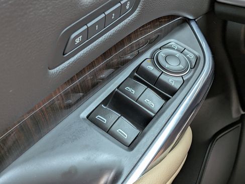 Used 2024 Cadillac XT4 Premium Luxury w/ Cold Weather Package FWD image 23