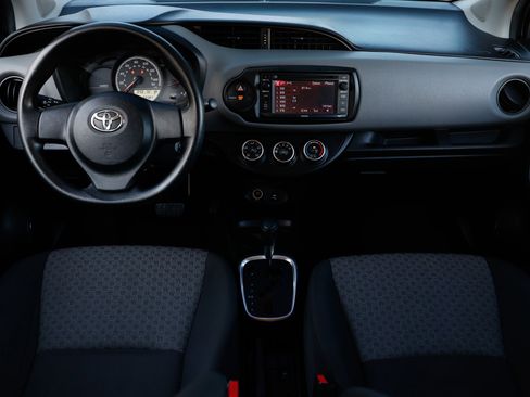 Used 2016 Toyota Yaris L image 26