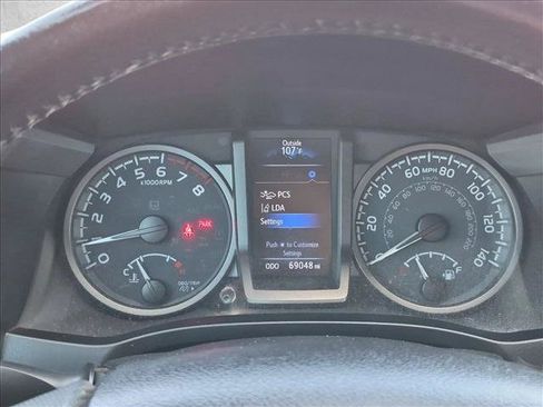 Used 2021 Toyota Tacoma TRD Sport AWD/4WD image 15