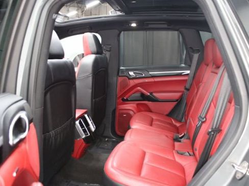 Used 2015 Porsche Cayenne S AWD/4WD image 24