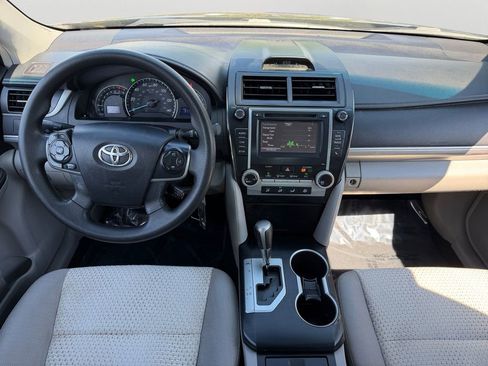 Used 2014 Toyota Camry LE FWD image 12