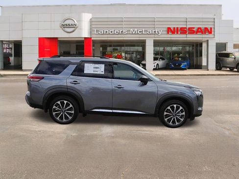 New 2026 Nissan Pathfinder Platinum w/ Cargo Package FWD image 2