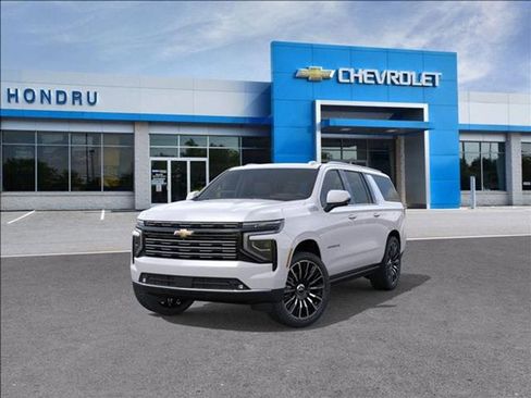 New 2025 Chevrolet Suburban High Country image 8