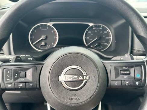 Used 2024 Nissan Rogue SV FWD image 14