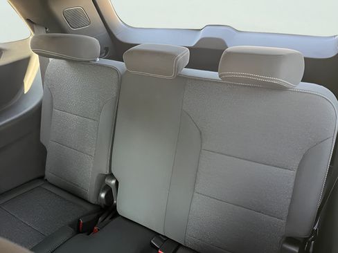 Used 2026 Chevrolet Traverse LT FWD image 30