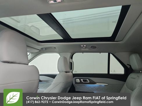 Used 2025 Ford Explorer Platinum w/ Ultimate Package RWD image 29