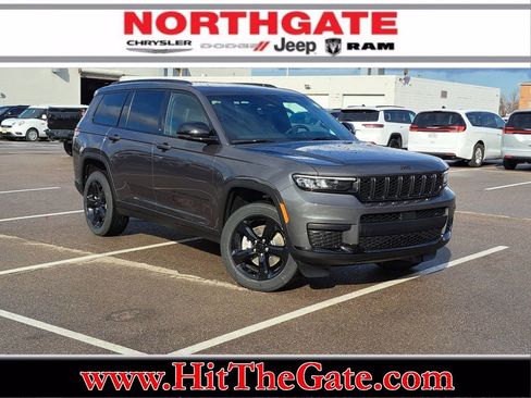 New 2025 Jeep Grand Cherokee L Altitude image 1