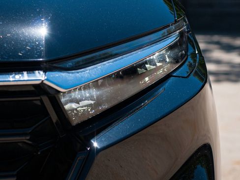 Used 2024 Honda CR-V EX-L image 3