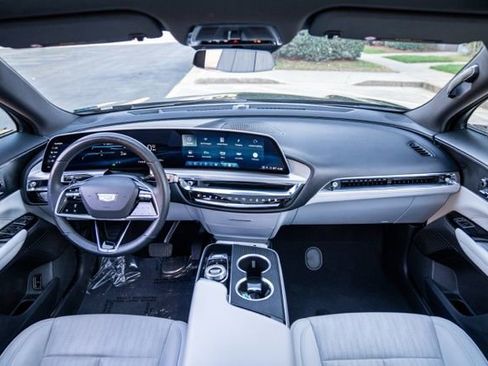 Used 2024 Cadillac Lyriq Sport image 25