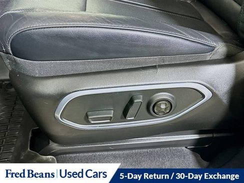 Used 2022 Jeep Wagoneer Series III w/ Premium Group I AWD/4WD image 27
