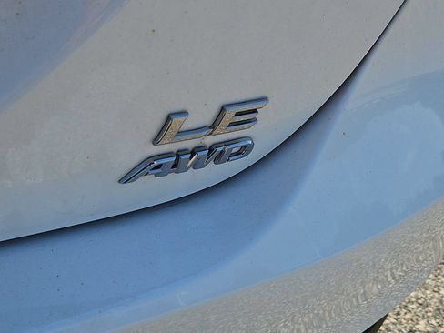 Used 2022 Toyota Camry LE AWD/4WD image 6
