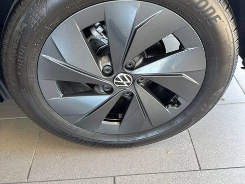 Used 2026 Volkswagen Taos S FWD image 19