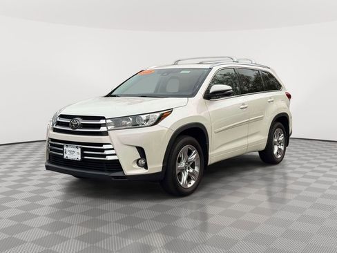 Used 2017 Toyota Highlander Limited AWD/4WD image 3