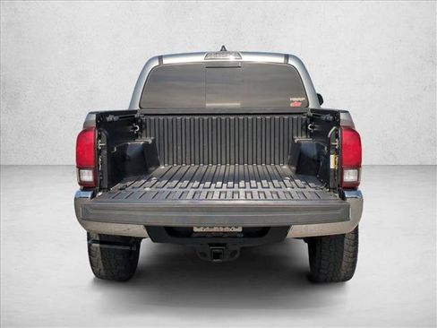 Used 2020 Toyota Tacoma SR5 RWD image 6