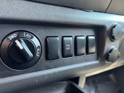 Used 2006 Nissan Xterra S AWD/4WD image 40