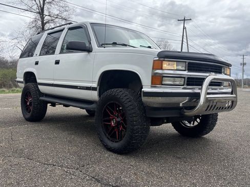 Used 1997 Chevrolet Tahoe 4WD w/ Preferred Equipment Group 3 image 3