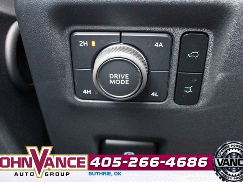 Used 2025 Ford Expedition Platinum AWD/4WD image 34
