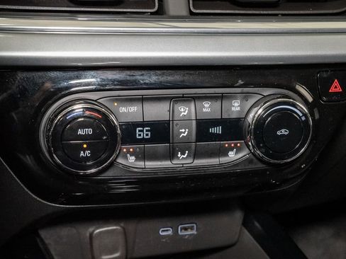 Used 2024 Chevrolet Trax LT w/ Driver Confidence Package FWD image 18