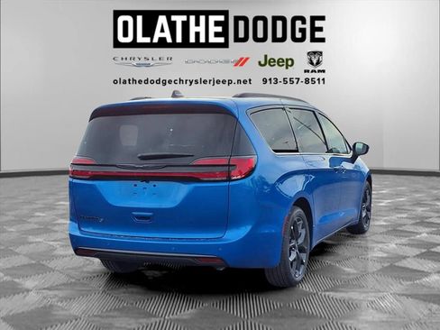 New 2026 Chrysler Pacifica Select image 27