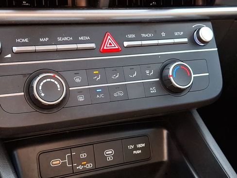 Used 2025 Hyundai Tucson SE AWD/4WD image 16