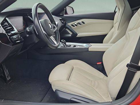 Used 2020 BMW Z4 M40i w/ Executive Package image 14