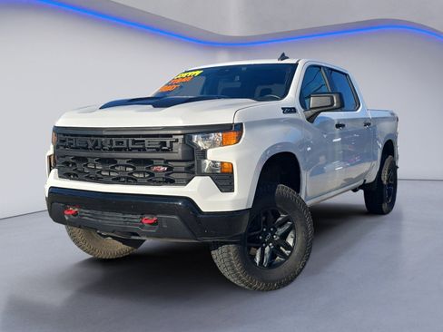 Used 2023 Chevrolet Silverado 1500 Custom Trail Boss w/ LPO, Dark Essentials Package image 2