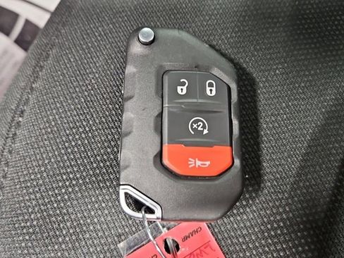 Used 2020 Jeep Wrangler Sport image 28