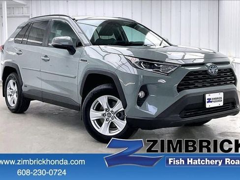 Used 2020 Toyota RAV4 XLE w/ Convenience Package image 1