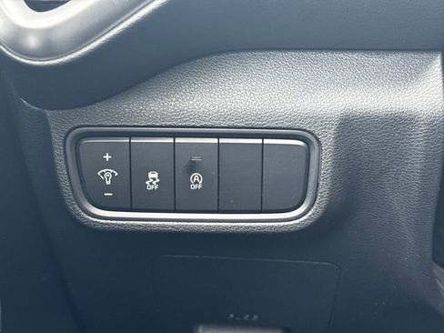 Used 2025 Kia Soul LX w/ LX Technology Package FWD image 23