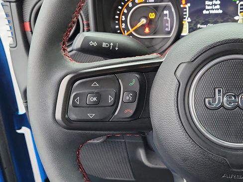 Used 2024 Jeep Wrangler Unlimited Rubicon w/ Technology Group image 22