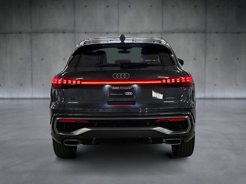 Certified 2025 Audi Q5 Premium AWD/4WD image 4