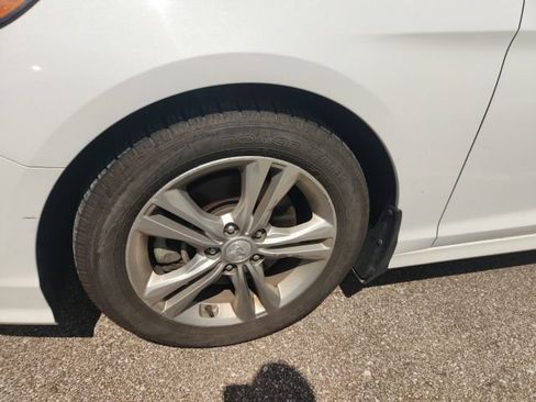 Used 2018 Hyundai Sonata Limited w/ Limited Ultimate Package 03 FWD image 2