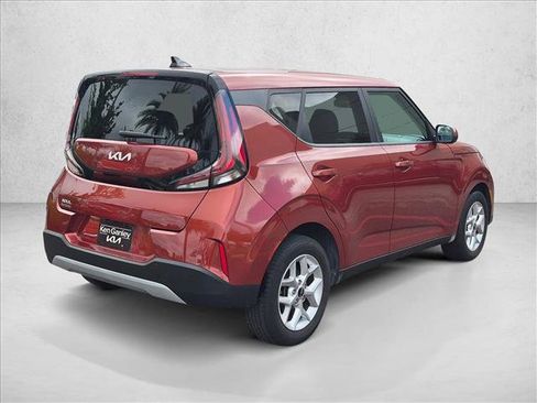 Used 2024 Kia Soul LX w/ Option Group 015 FWD image 5