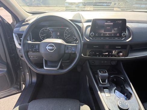 Used 2025 Nissan Rogue SV AWD/4WD image 11