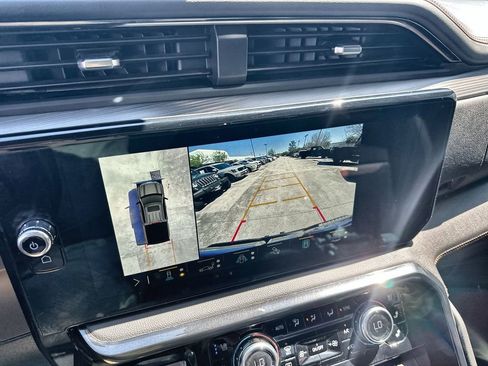 Used 2023 GMC Sierra 1500 AT4 w/ AT4 Premium Package image 29