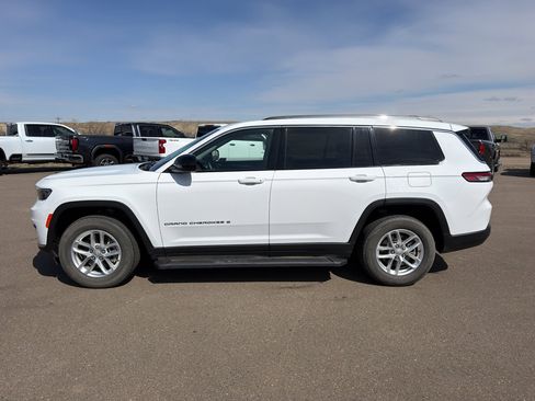 Used 2022 Jeep Grand Cherokee L Laredo w/ Luxury Tech Group I image 10