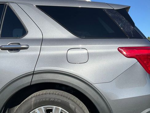 Used 2021 Ford Explorer Limited w/ Equipment Group 301A image 11