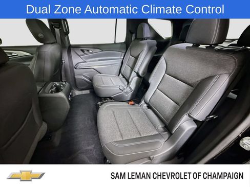 Used 2025 Chevrolet Traverse LT FWD image 23