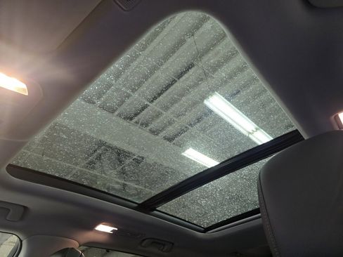 New 2026 Toyota Highlander Platinum image 3