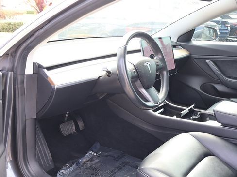 Used 2018 Tesla Model 3 Mid Range image 26