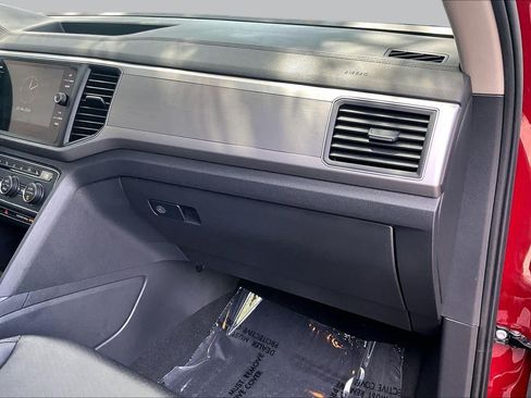 Used 2019 Volkswagen Atlas SE FWD image 19