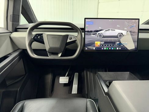 Used 2024 Tesla Cybertruck AWD Crew Cab image 19