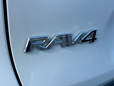 Used 2023 Toyota RAV4 XLE Premium AWD/4WD image 17