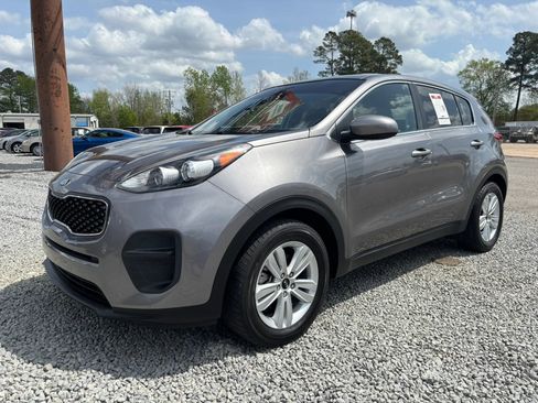 Used 2018 Kia Sportage LX image 2