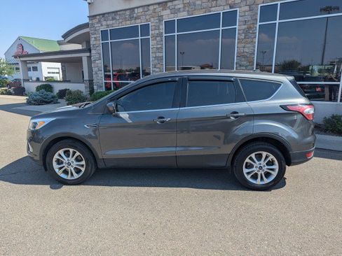 Used 2017 Ford Escape SE AWD/4WD image 2
