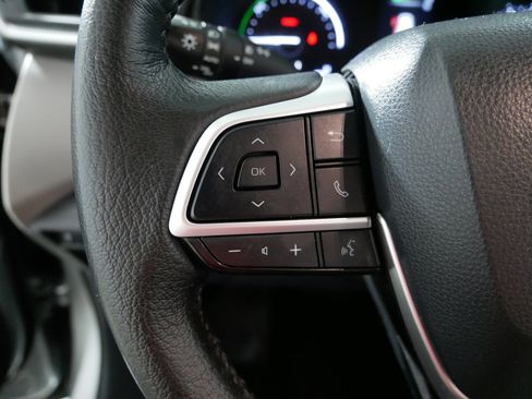 Used 2022 Toyota Sienna XLE FWD image 27
