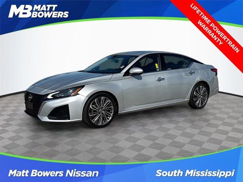 Used 2023 Nissan Altima 2.5 SL image 1